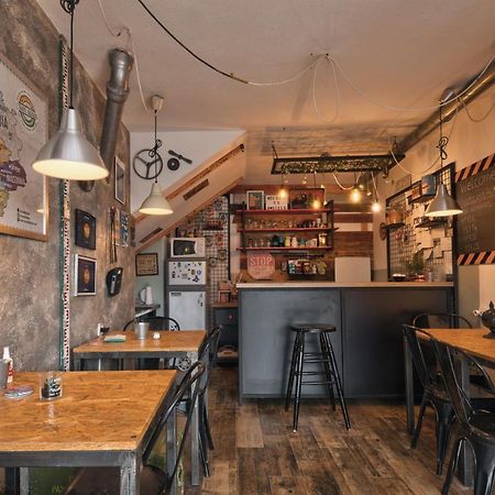 Q Podgorica Beds,Rooms And More エクステリア 写真
