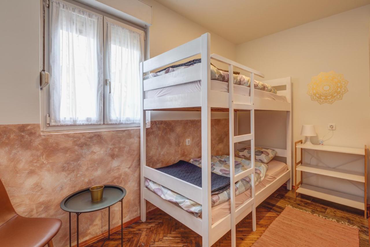 Q Podgorica Beds,Rooms And More エクステリア 写真