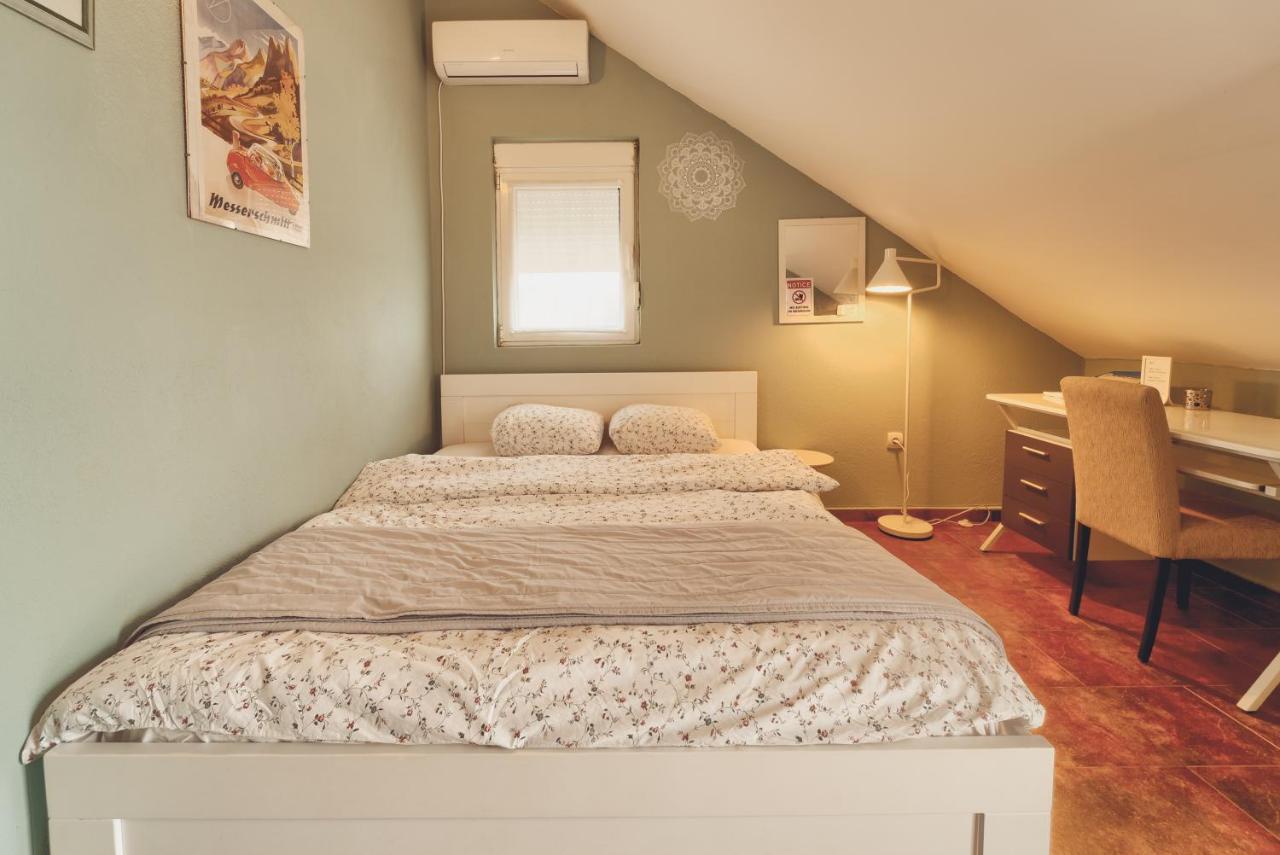 Q Podgorica Beds,Rooms And More エクステリア 写真