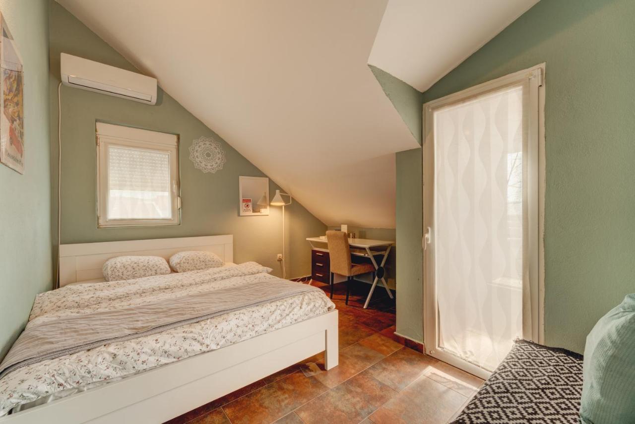 Q Podgorica Beds,Rooms And More エクステリア 写真