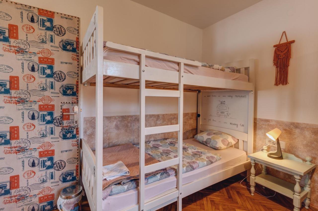 Q Podgorica Beds,Rooms And More エクステリア 写真