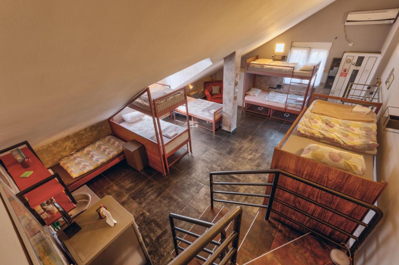 Q Podgorica Beds,Rooms And More エクステリア 写真