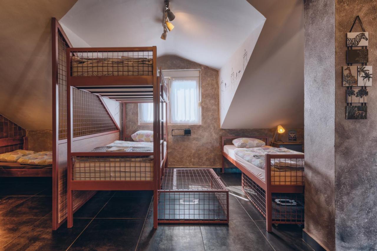 Q Podgorica Beds,Rooms And More エクステリア 写真