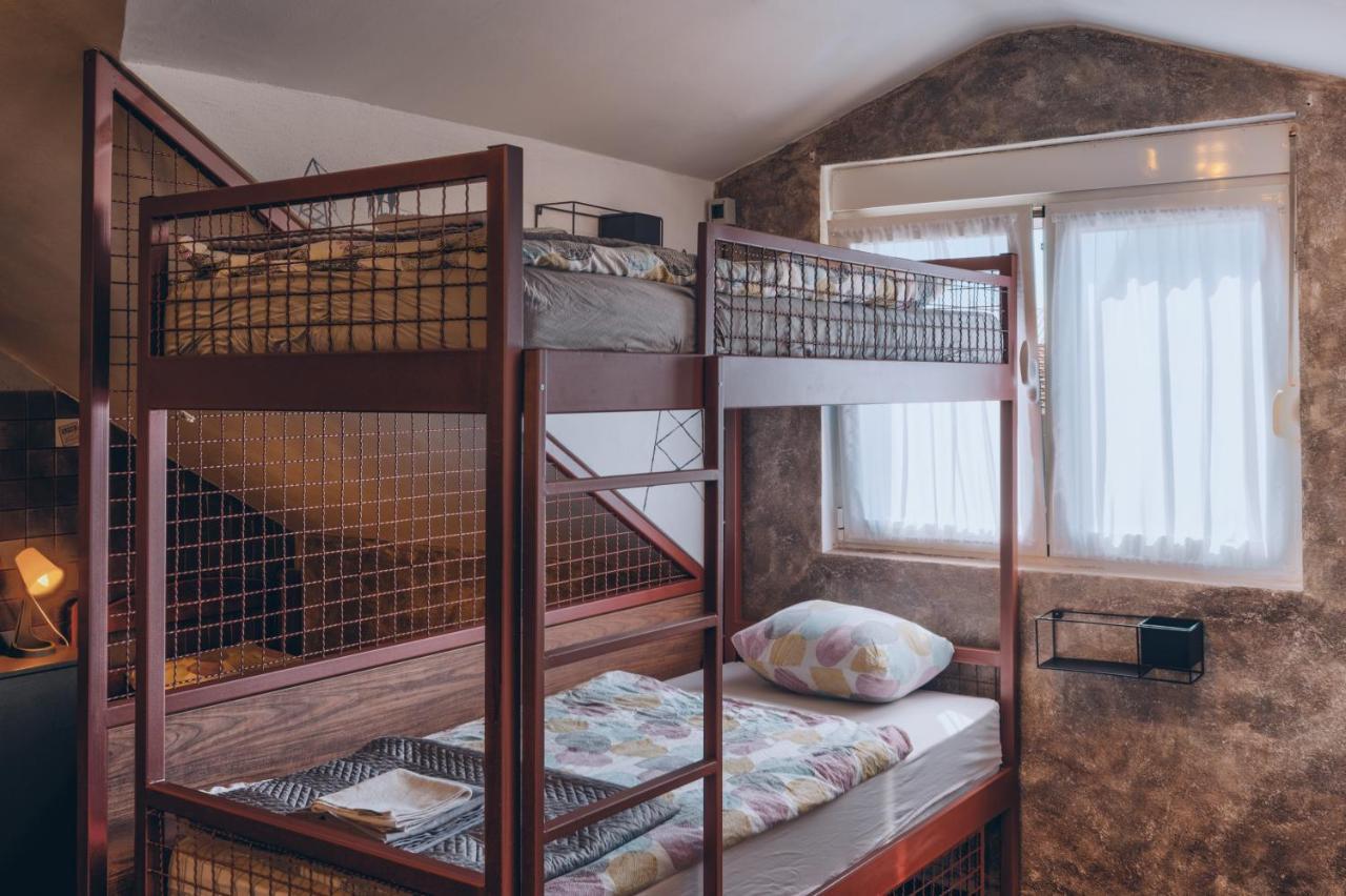 Q Podgorica Beds,Rooms And More エクステリア 写真
