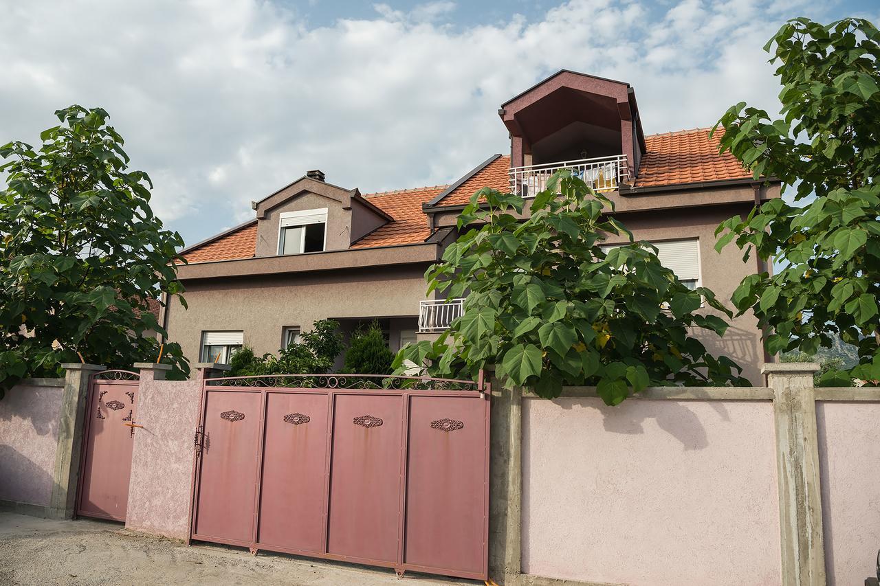 Q Podgorica Beds,Rooms And More エクステリア 写真